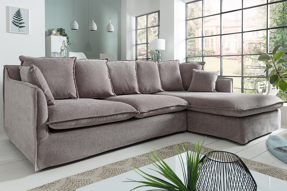 Grand canapé d'angle HEAVEN 255cm velours taupe avec coussins style country - 40674