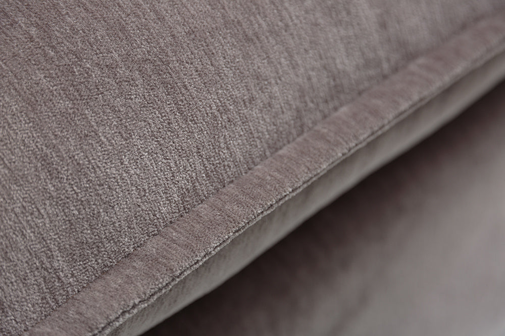 Grand canapé d'angle HEAVEN 255cm velours taupe avec coussins style country - 40674