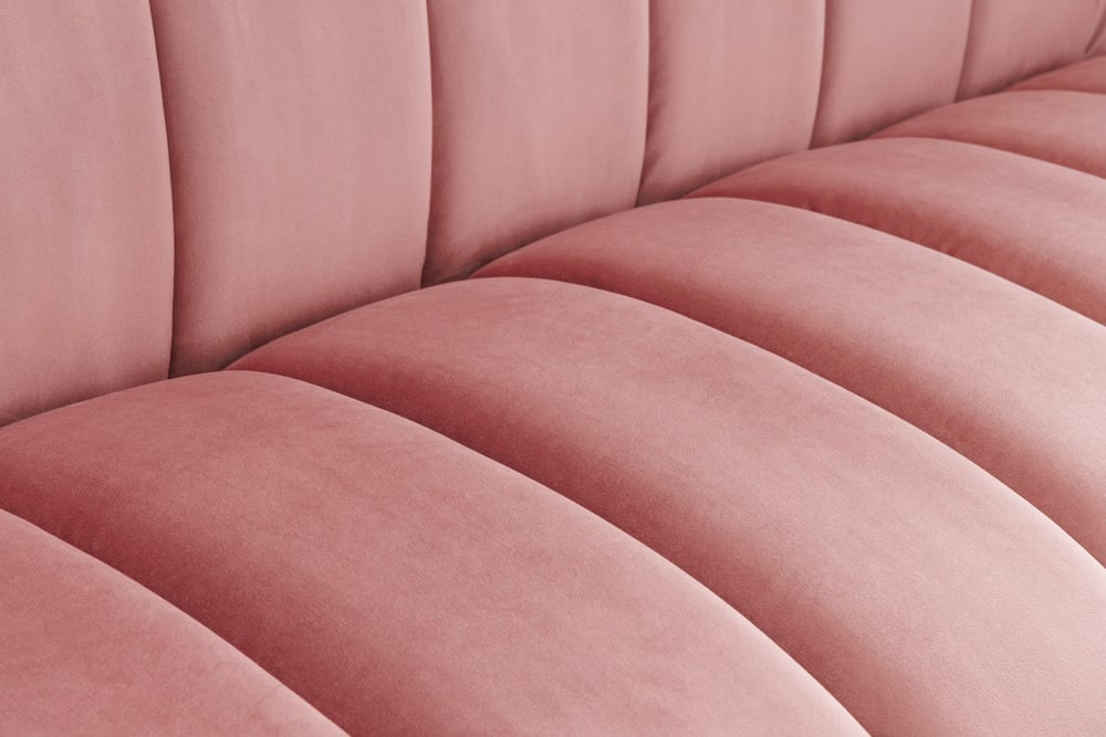 Canapé rétro 3 places NOBLESSE 225cm velours vieux rose 3 places avec matelassage décoratif - 43264
