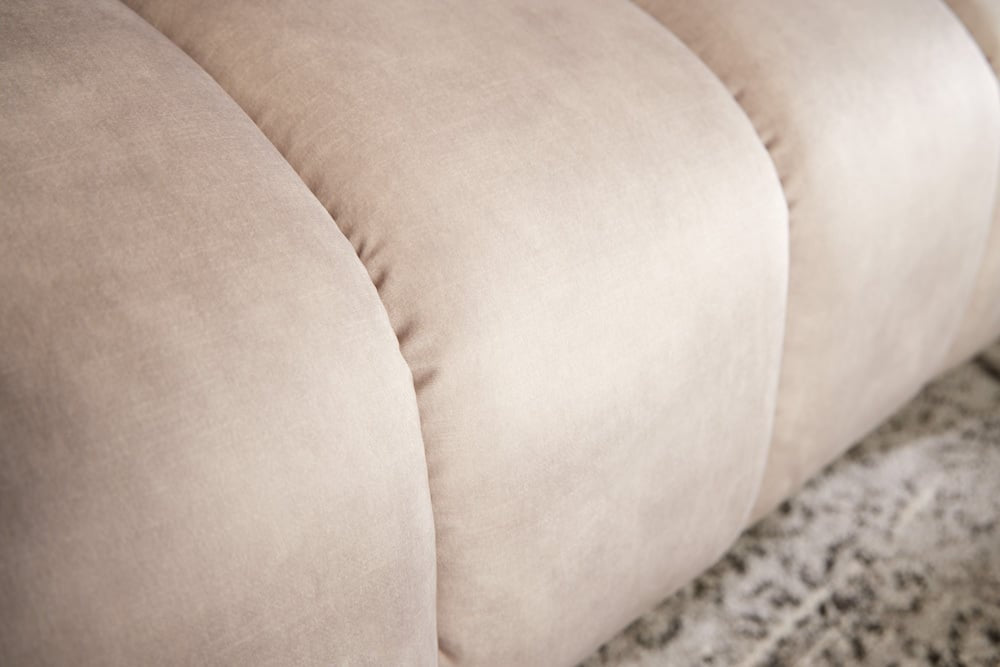 Canapé rétro 3 places NOBLESSE 225cm velours champagne 3 places avec matelassage décoratif - 43266