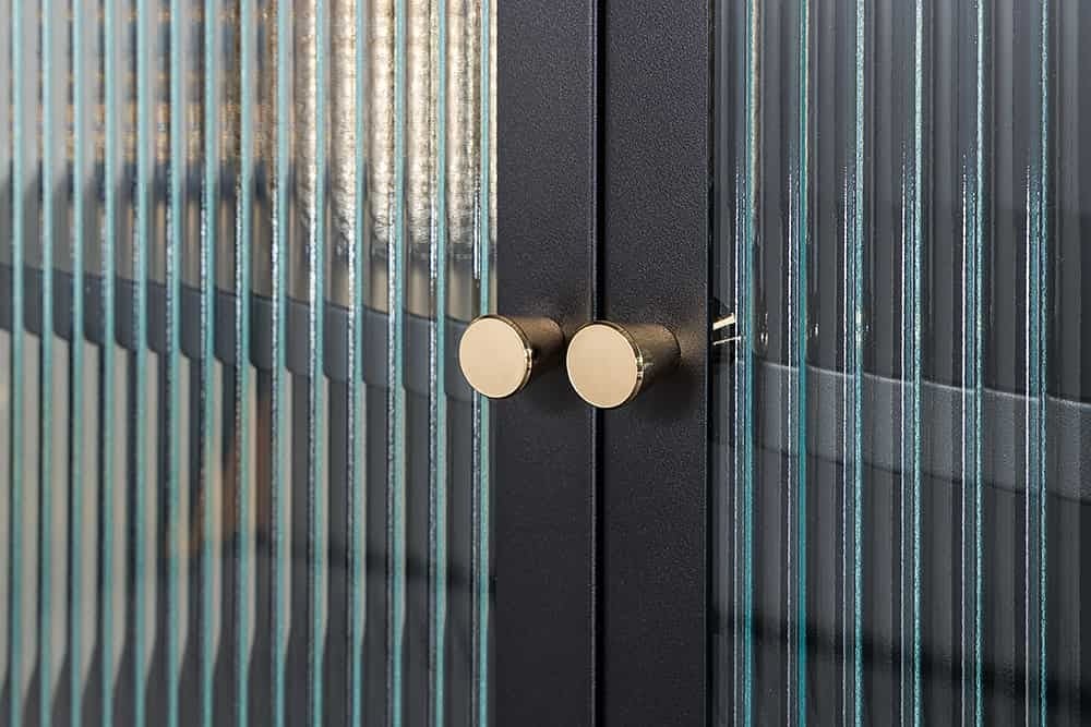 Vitrine moderne PARIS 180 cm meuble haut en métal nervuré noir doré - 43330