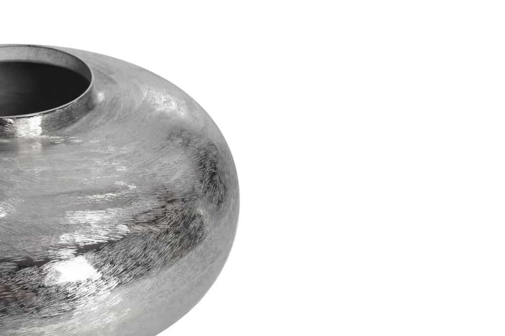 Vase décoratif moderne ABSTRAIT ORIENT 35cm rond en métal argenté design martelé - 43509