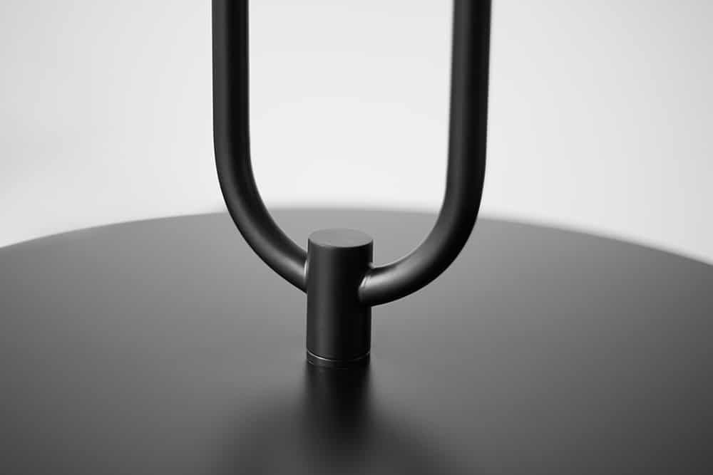 Lampadaire moderne table d'appoint SERVANT 175cm métal noir rond - 43759