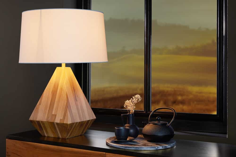 Lampe de table en bois massif DIAMOND 65cm teck blanc naturel moderne fait main - 43848