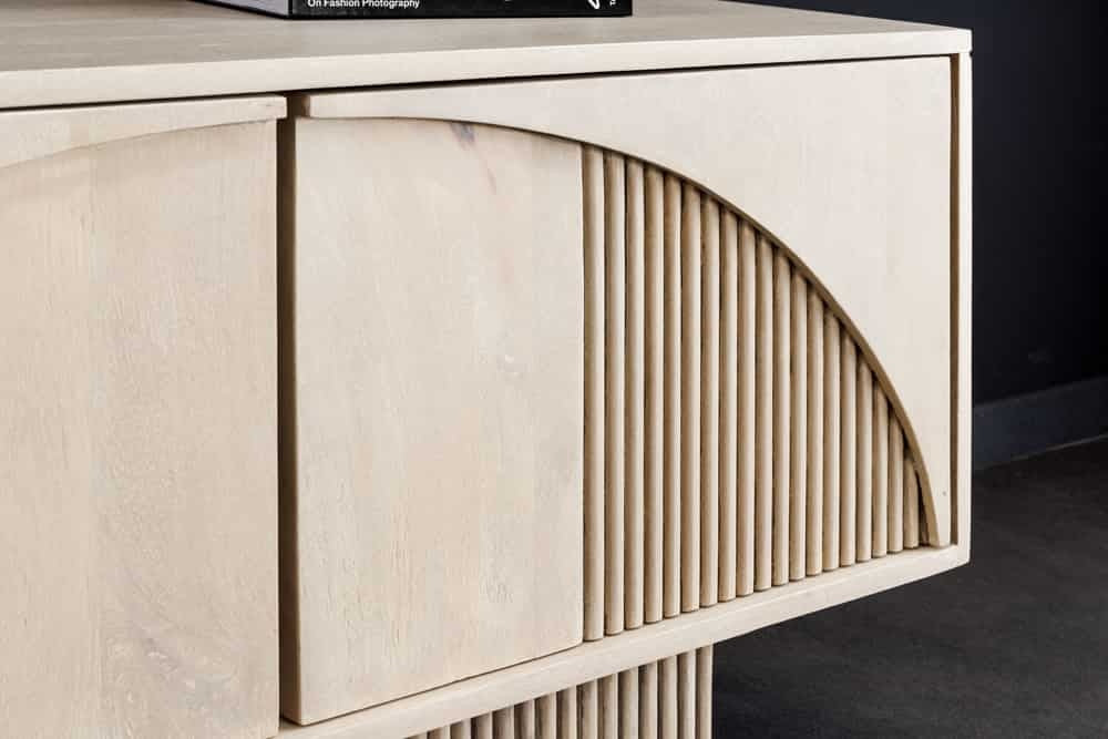 Buffet TV en bois massif ART DECO 200cm en manguier cérusé blanc façade 3D - 44061