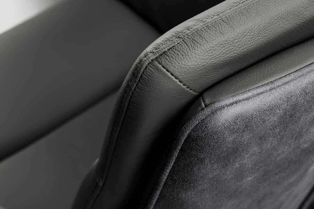 Chaise de bureau BIG GEORGE gris cuir véritable microfibre avec accoudoir pieds métal noir - 44219