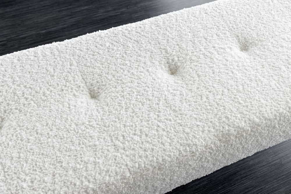 Canapé design BOUTIQUE 100cm blanc Boucle pieds métal noir rembourré - 44245