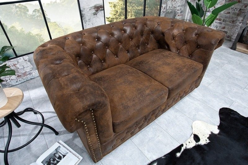 Canapé Chesterfield 2 places 150 cm marron antique avec surpiqûres boutons et âme à ressorts - 17109