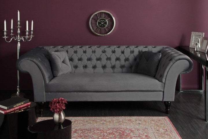 Canapé lounge Chesterfield Design 3 places PARIS 225cm velours gris argent 3 places avec coussins - 40148