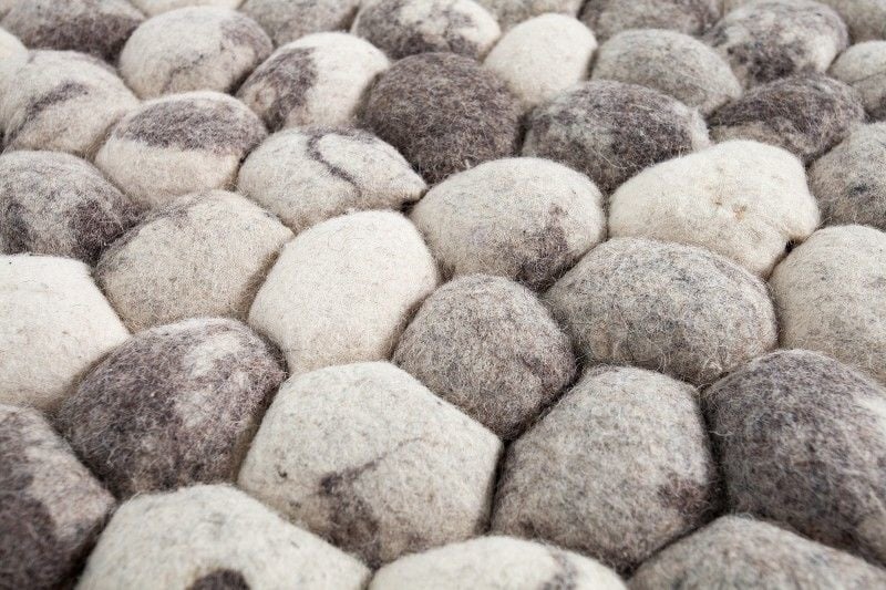 Tapis en laine vierge tissé main ORGANIC LIVING 200x120cm feutre gris aspect pierre - 38254